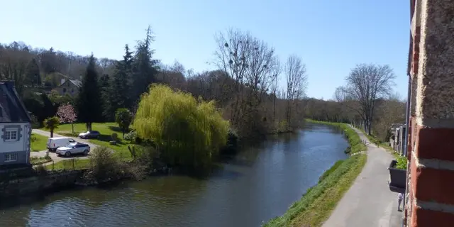 Chambre - hôtes - lits - canal - Josselin - Destination - Brocéliande
