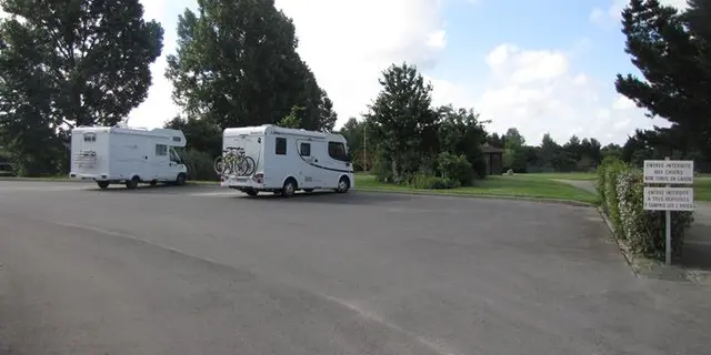 Aire camping-car St-Meen-le-Gd