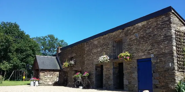 Ancien-four-a-pain-et-porcherie