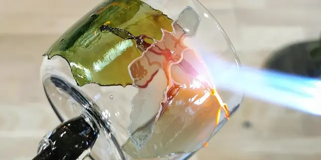 ocean_atelier_atoell_soufflage_verre_Mauron_Destination_Brocéliande_Morbihan