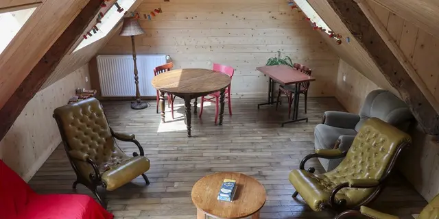 Auberge - salon ©Le Champ commun