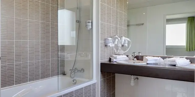 BRITHOTEL L'ADRESSE STMEEN-LE-GRAND