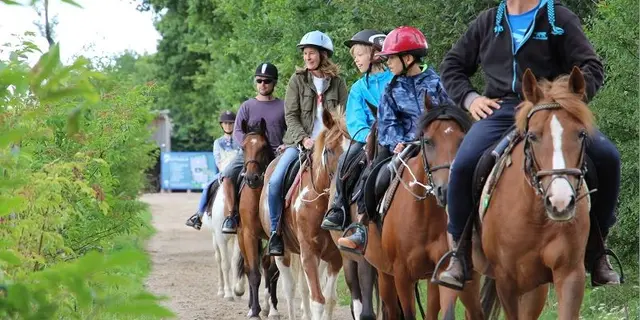 Balade à cheval au Lac de Trémelin