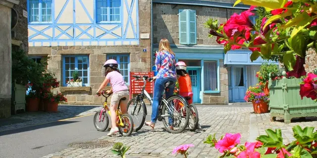 Bazouges-la-Pérouse à vélo
