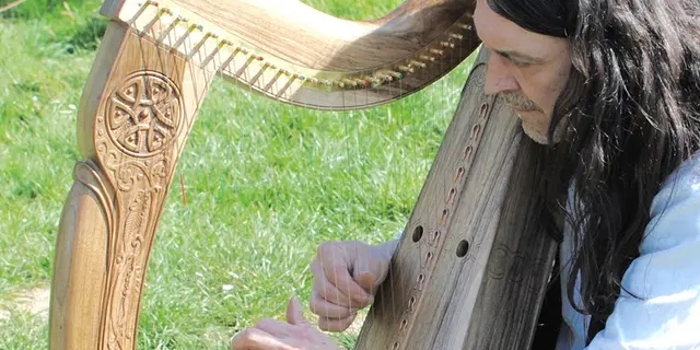 ChristopheGuillemot_harpe_celtique_concert_eglise_graal_Trehorenteuc_Broceliande