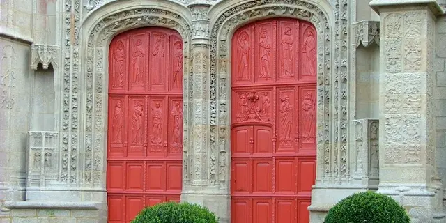 Portail nord de l'église Saint-Armel