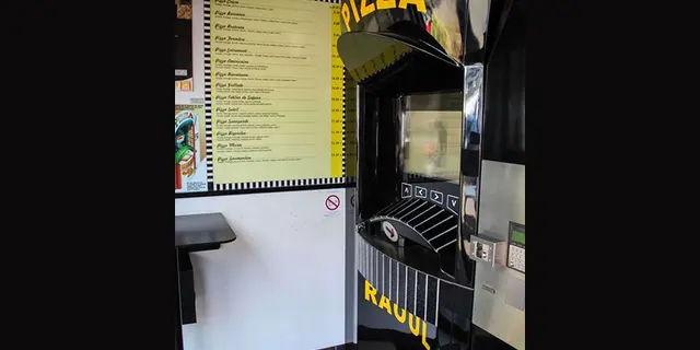 Distributeur-automatique-de-pizza-fraîche-raoul-restauration-Malestroit-3_1