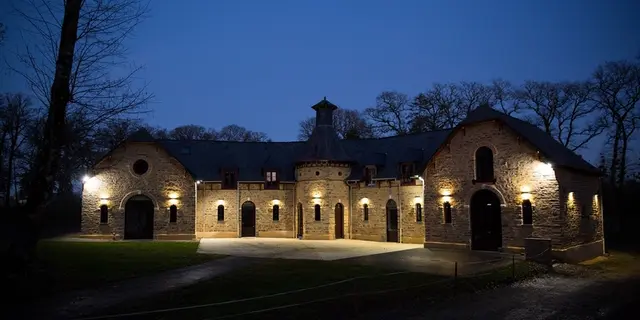 Domaine des Hayes_Maxent_La Basse Cour_vue extérieure nuit