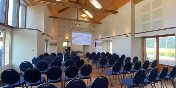 Domaine des Hayes_salle de réunion_1