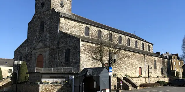 Eglise Irodouer - départ du circuit (3)