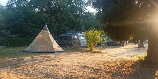 Emplacement -  - Camping du pont d'Oust Peillac