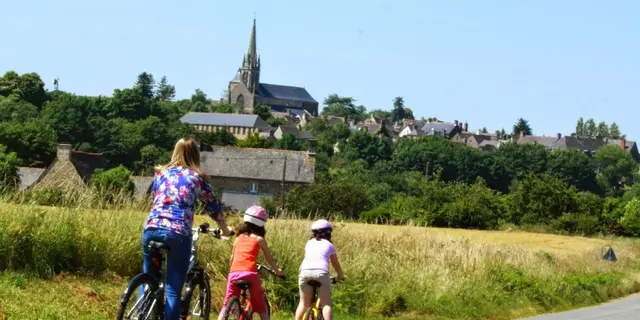 En vélo vers Bazouges-la-Pérouse