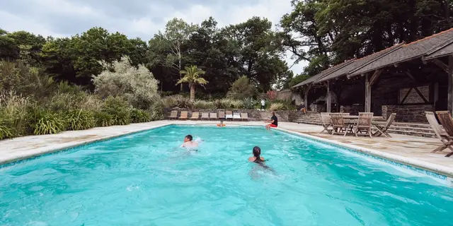 Espace piscine Chateau de Bézyl - Sixt sur Aff