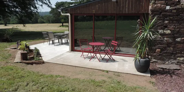 Gite-Le-Cellier-Paimpont-terrasse-exterieure