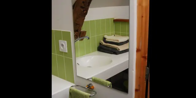 Gite Terre Compagne - salle d'eau chambre familiale