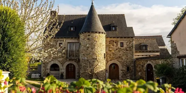 Gite la Tour la pélerinière extérieur 1