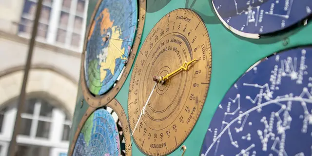 horloge astronomique - La Mennais - cadrans - Ploërmel - Morbihan