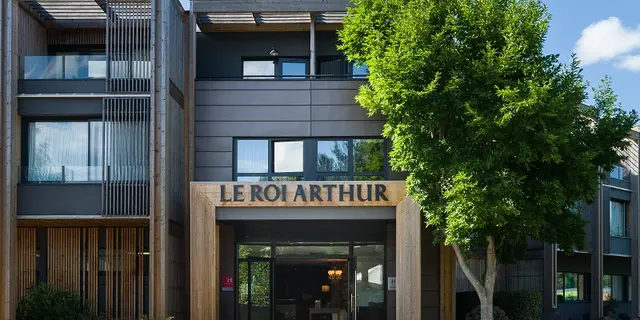 Hotel Spa Roi Arthur - entrée - Ploërmel - lac au Duc - Bretagne