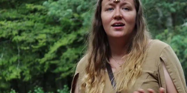 Pauline-D_balade-contée_Val-sans-retour_Tréhorenteuc_DestinationBrocéliande