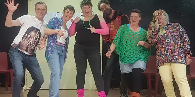 théâtre-improvisation_ferme-pédagogique_labyrinthe_mais_biocochon_Mauron