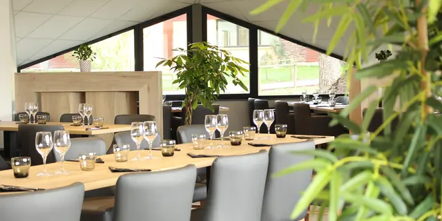 Restaurant-du-Lac-Lac-de-Trémelin-1