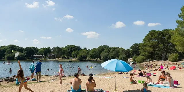 Plage du lac de Tremelin