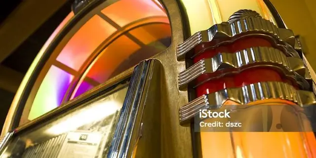 Jukebox - Café - Forge - Guillac - Josselin - Destination - Brocéliande