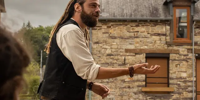 Jean-Le-Raconte'Art_Les_Saltimbranques_contes_animations_DestinationBroceliande