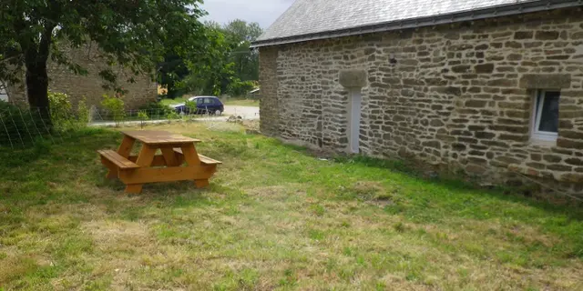 Manger dehors au gîte du Foso - Saint-Guyomard - Morbihan - Bretagne