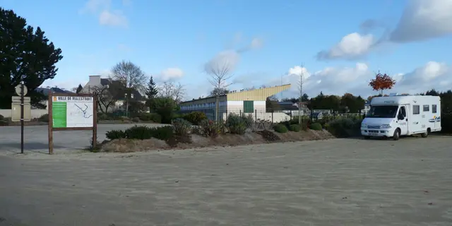 Malestroit aire de camping-car la Daufresne