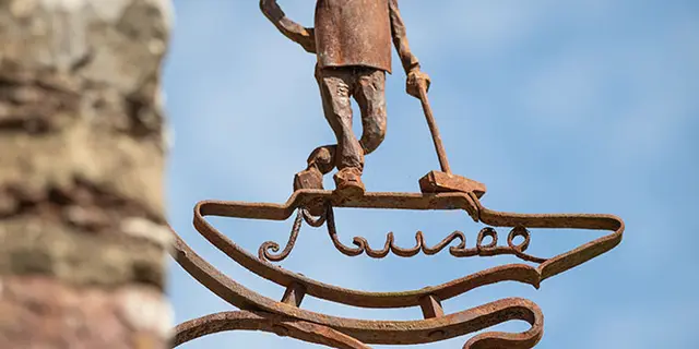 Musée de La forge - enseigne en fer forgé