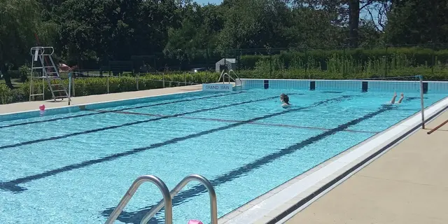 Piscine - Camping du pont d'Oust Peillac