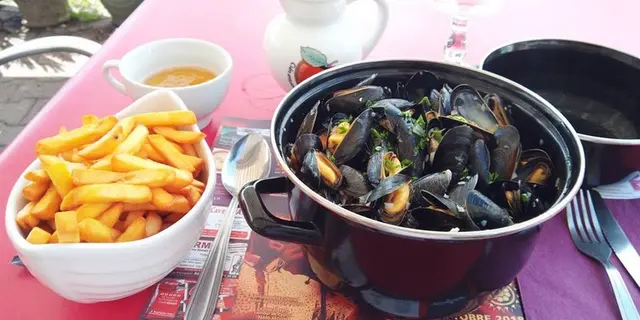 Restaurant-creperie-Chez-Bernard-La-Ruaudaie---moules