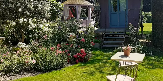 Roulotte gitane des Courtils - extérieur - jardin - Ploërmel - Brocéliande