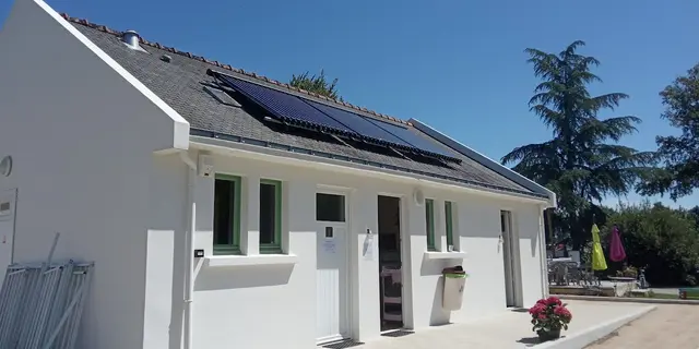 Sanitaires - Camping du pont d'Oust Peillac