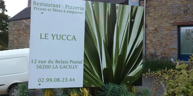 Terrasse pizzeria Le yucca, La Gacilly, Destination Brocéliande, Bretagne