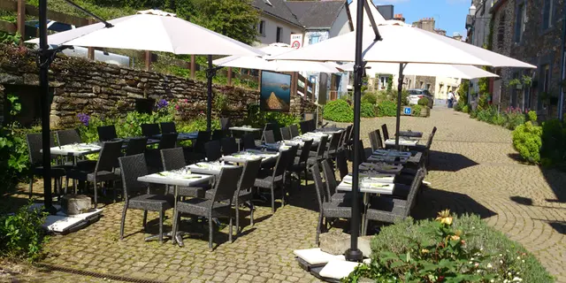 Terrasse pizzeria Le yucca, La Gacilly, Destination Brocéliande, Bretagne