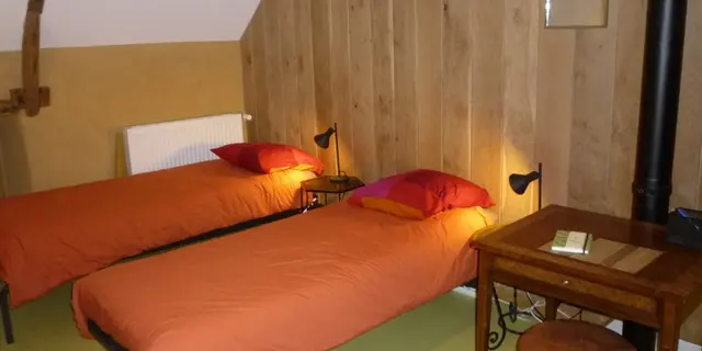 Terre Compagne - chambre familiale salon en mode lits simples