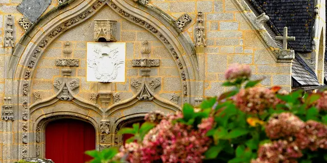 chapelle St-Golven - portail - vieux bourg - Taupont - Morbihan