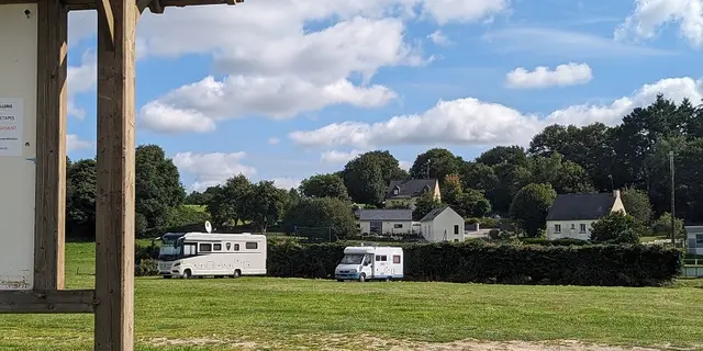 aire de stationnement - camping-car - Montertelot - Morbihan