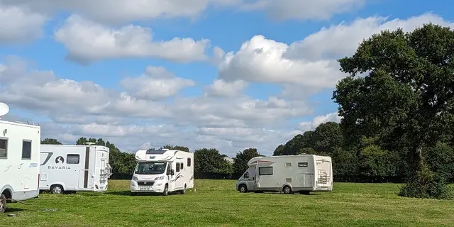 aire de stationnement - camping-car - Montertelot - Morbihan