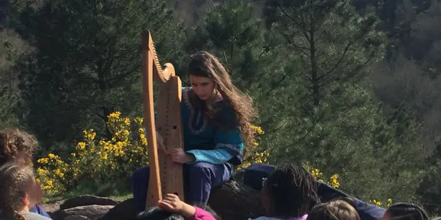 Morgan contant au Val sans Retour - Tréhorenteuc