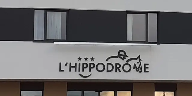 brit hotel L'Hippodrome - entrée - Ploërmel - Morbihan - Bretagne