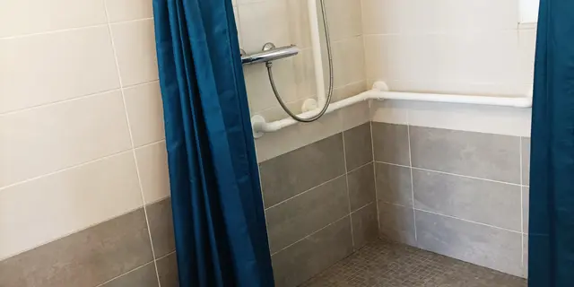 c Salle de douche