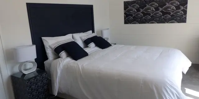 Chambre - hôtes - lits - canal - Josselin - Destination - Brocéliande