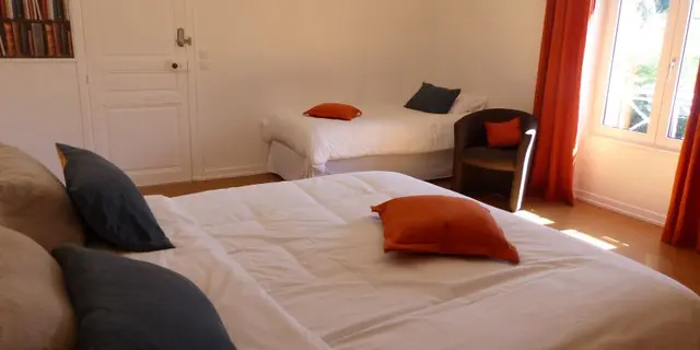 Chambre - hôtes - lits - canal - Josselin - Destination - Brocéliande