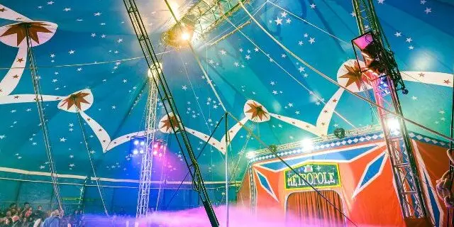 cirque-metropole-spectacle-de-noel-21157-29232-640x578