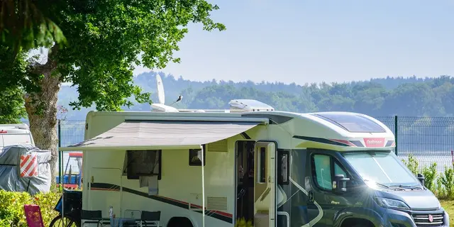 Camping car - Camping du Lac - Taupont - Brocéliande - Bretagne