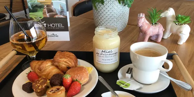 brit hotel L'Hippodrome - petit déjeuner - Ploërmel - Morbihan - Bretagne