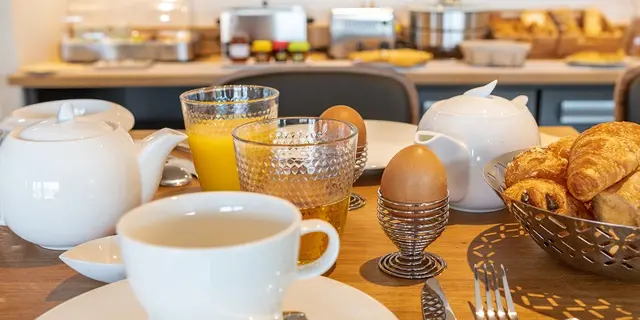brit hotel L'Hippodrome - petit déjeuner - Ploërmel - Morbihan -  Bretagne